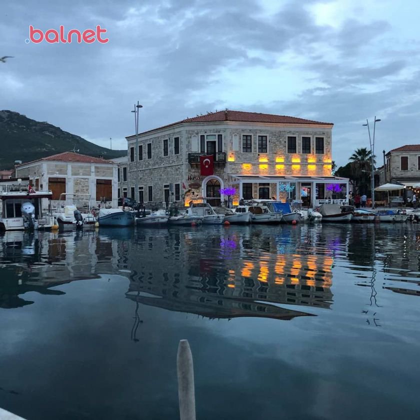La Petra, Foça