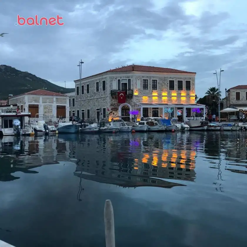 La Petra, Foça