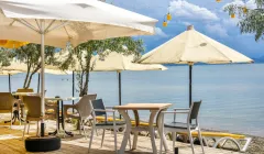 Cafemiz ve Deniz Manzarası