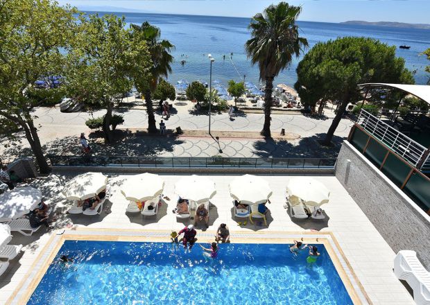 Havuz, Plaj ve Deniz.. 
9 nolu odamızdan muhteşem manzara