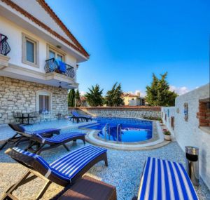 Aymesev Taş Otel Çeşme