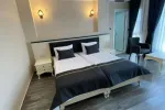DENİZ MANZARALI ODA