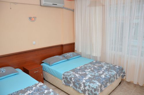 Üç Kişilik Apart Oda